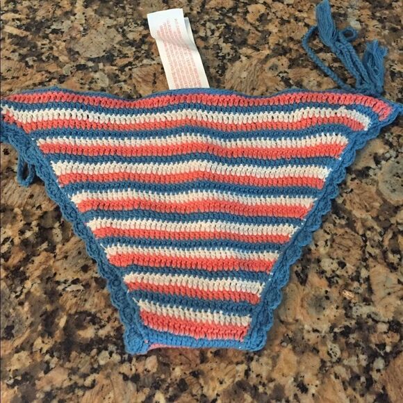 Knitted bikini bottoms (D9) - Picture 2 of 3